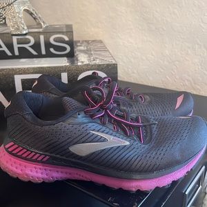 Brooks Adrenaline Running Sneakers